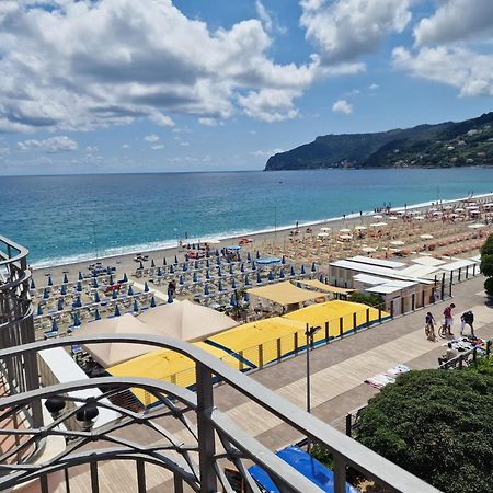 Hotel Miramare Spotorno Extérieur photo