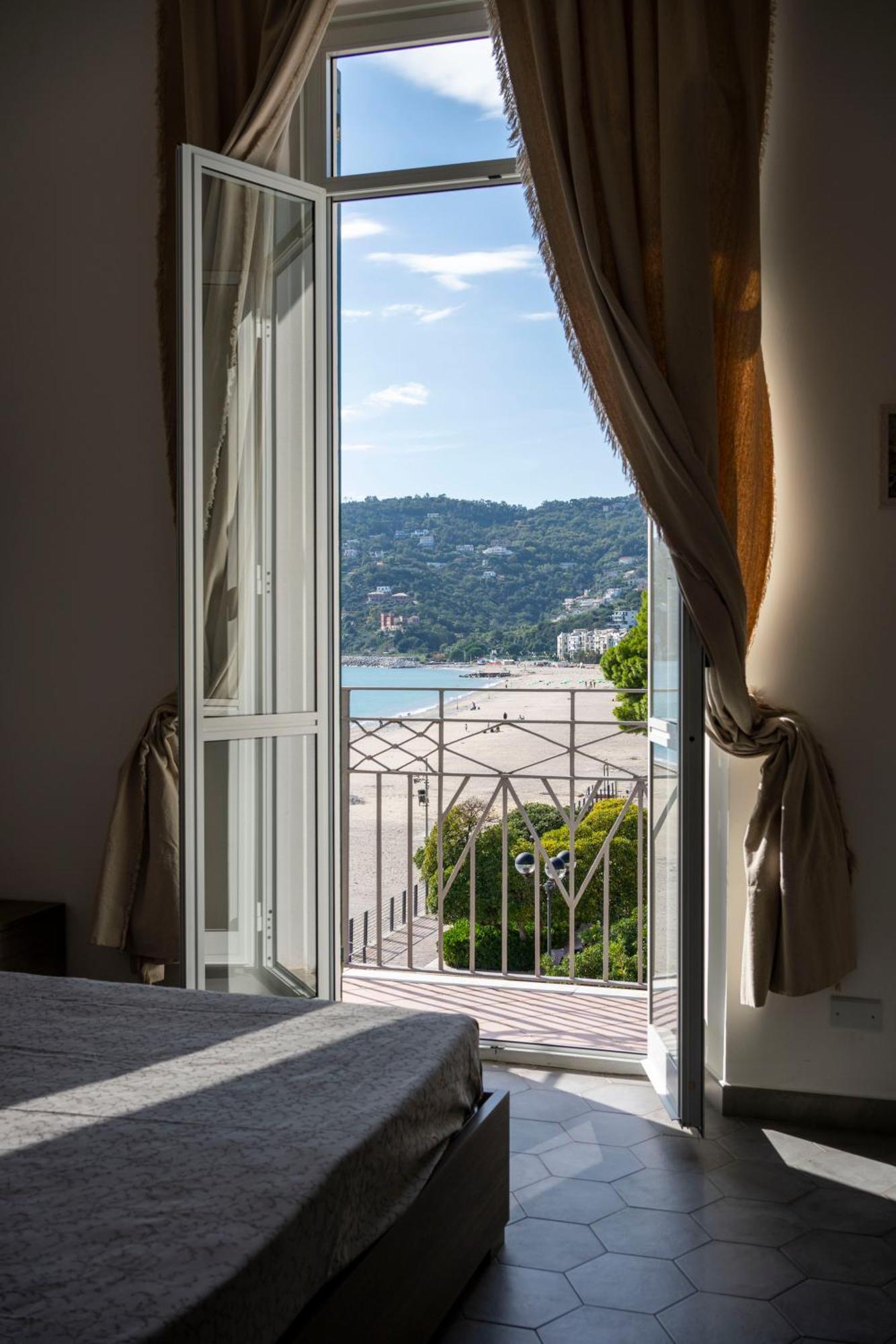 Hotel Miramare Spotorno Extérieur photo